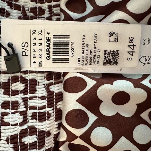 NWT Garage Fit and Flare Halter Dress Brien and White Print Size Small - Picture 3 of 3